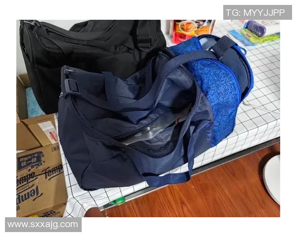 足球明星们的时尚选择揭秘他们最爱的包包品牌与款式