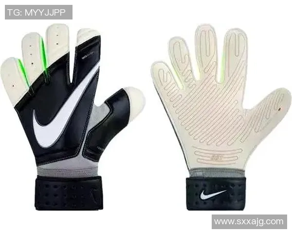 足球明星防守员手套的选择与使用技巧解析助你提升比赛表现